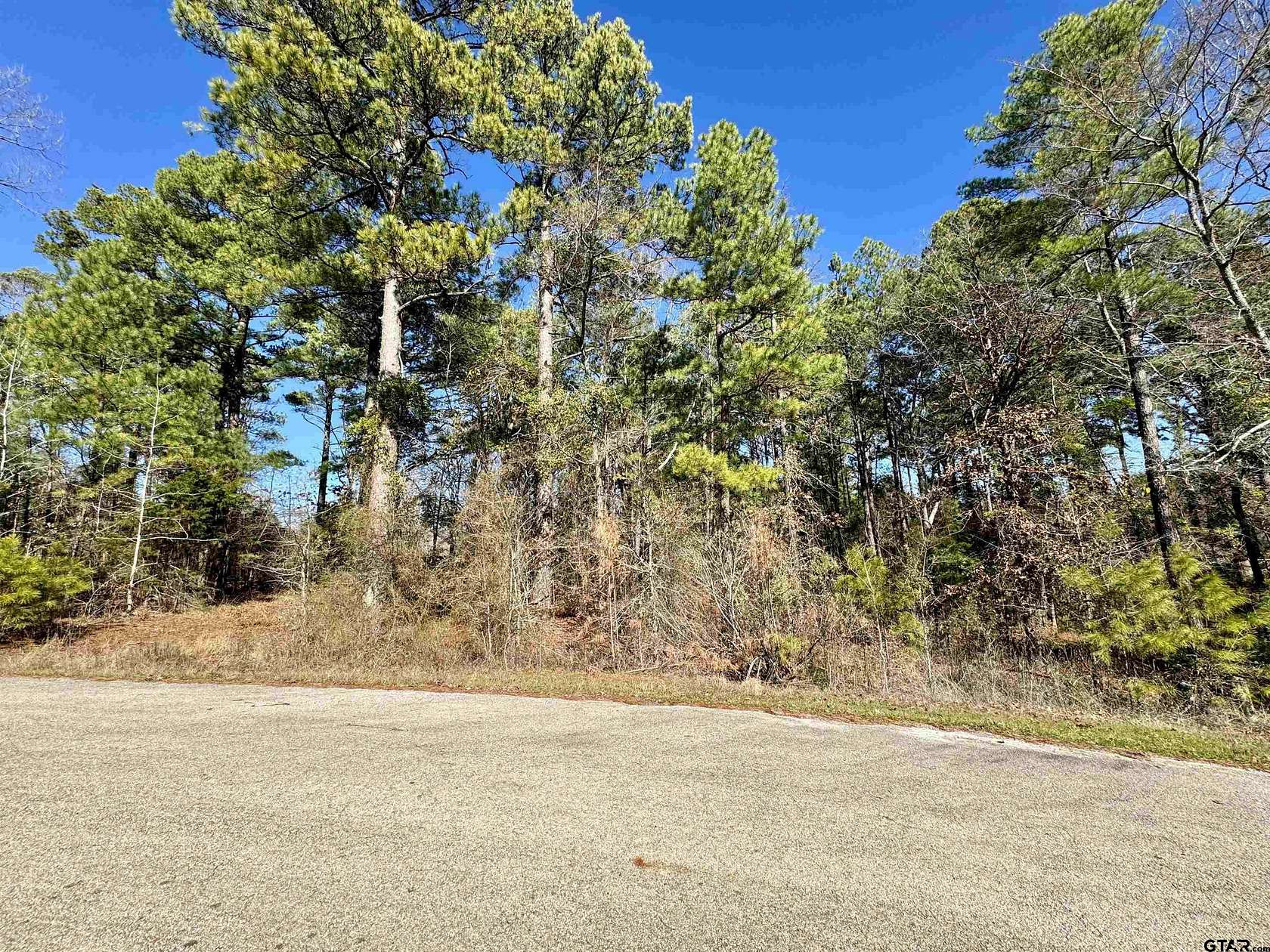 0.92 Acres of Residential Land for Sale in Lindale, Texas