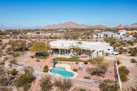 3.4 Acres of Residential Land with Home for Sale in Casa Grande, Arizona