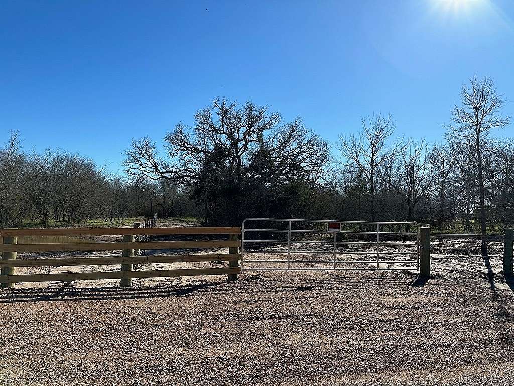 1.7 Acres of Land for Sale in Waelder, Texas