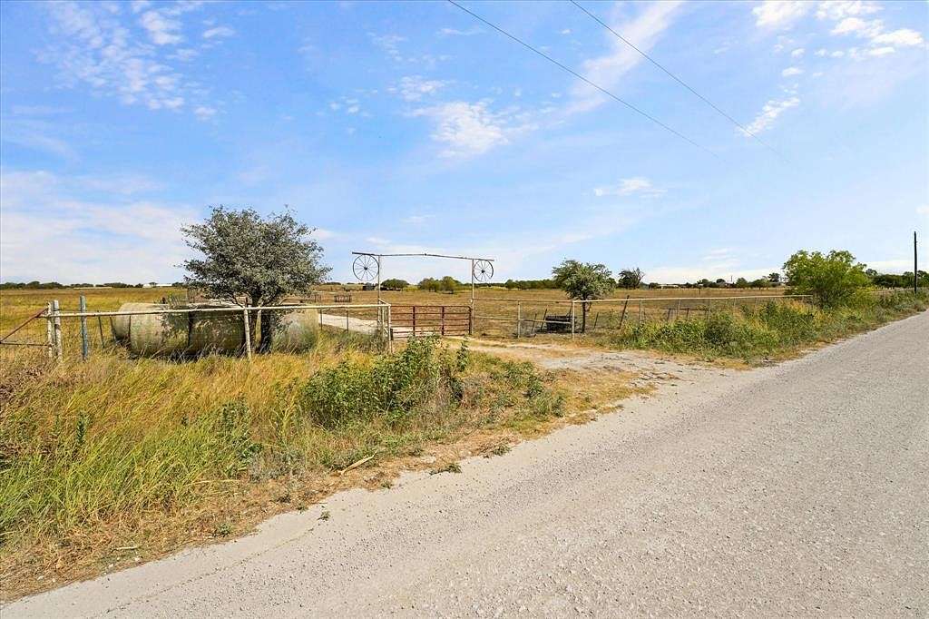 11.8 Acres of Land for Sale in Itasca, Texas