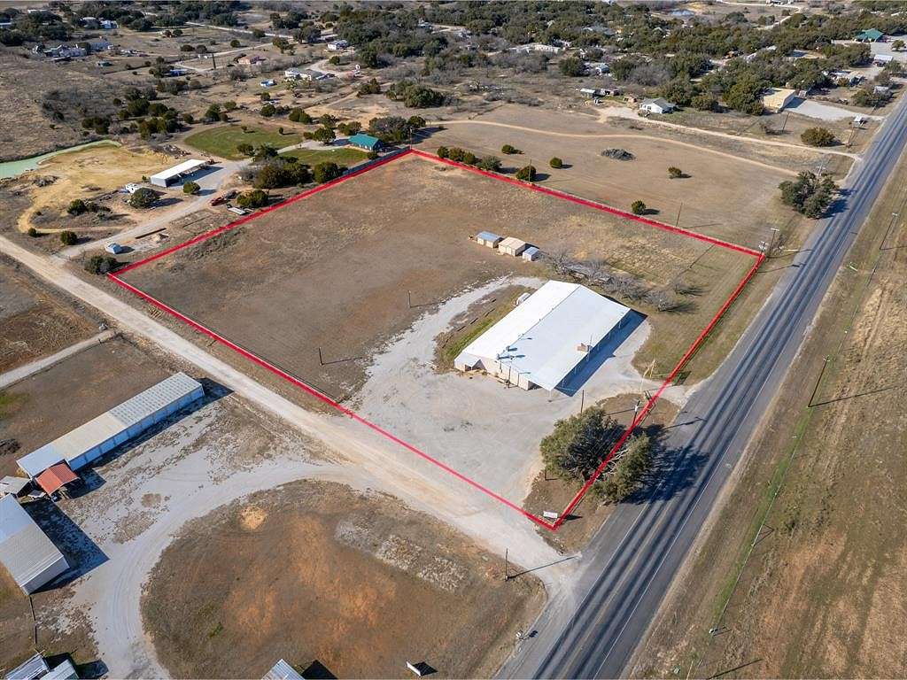 5 Acres of Improved Commercial Land for Sale in Brownwood, Texas