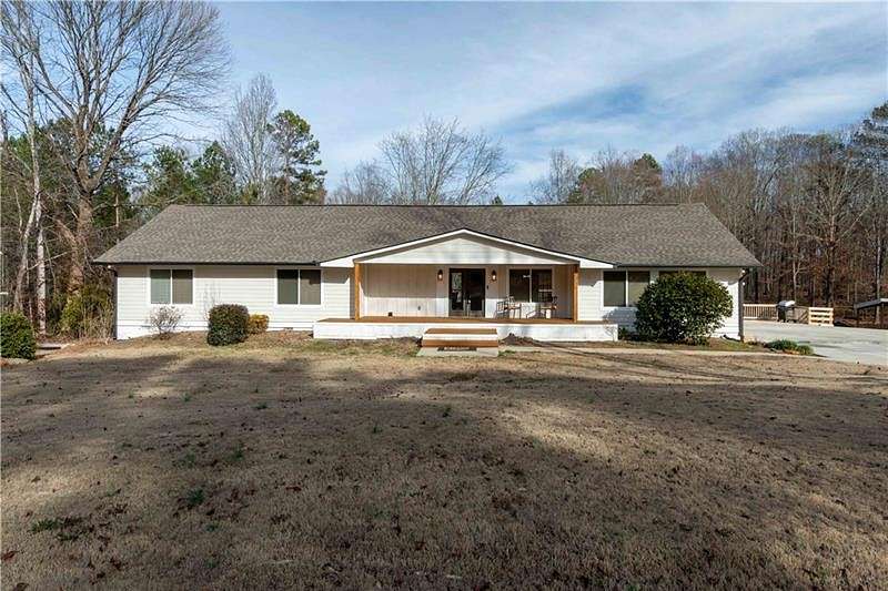 2.1 Acres of Residential Land with Home for Sale in Monroe, Georgia