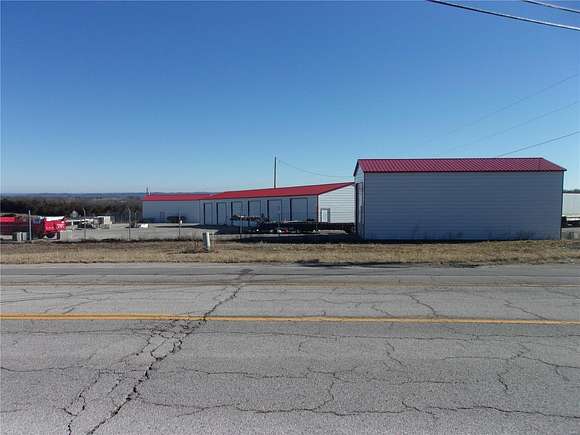 3 Acres of Improved Commercial Land for Sale in Villa Ridge, Missouri