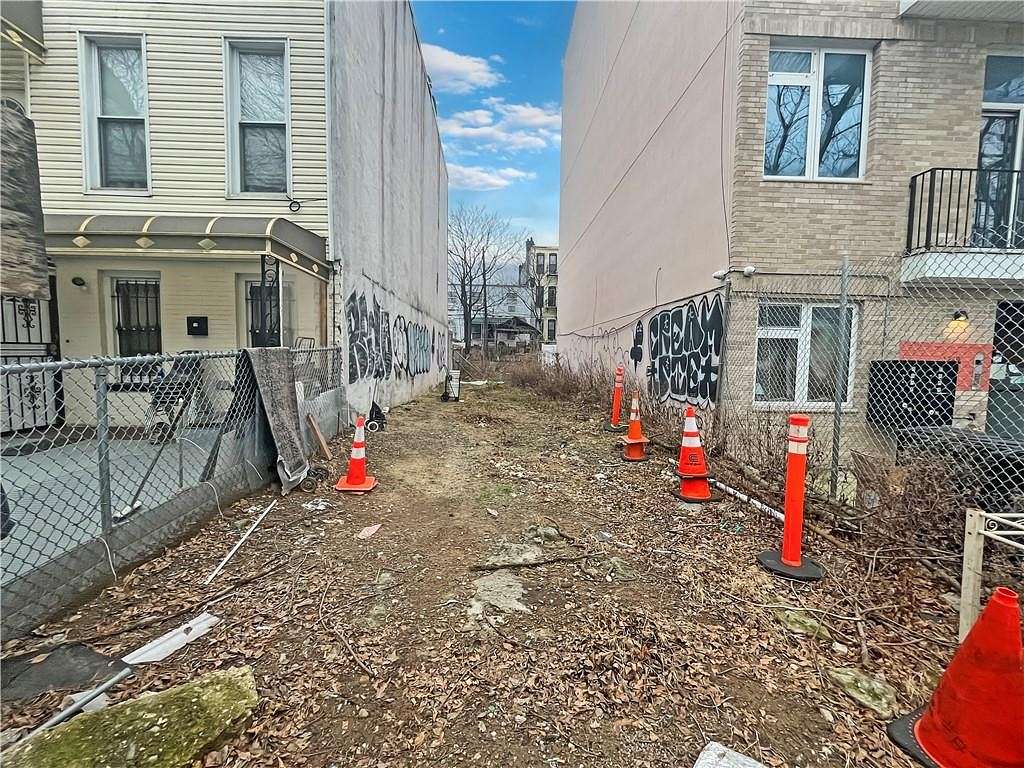 0.041 Acres of Residential Land for Sale in Brooklyn, New York