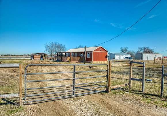 3.1 Acres of Improved Residential Land for Sale in Kemp, Texas