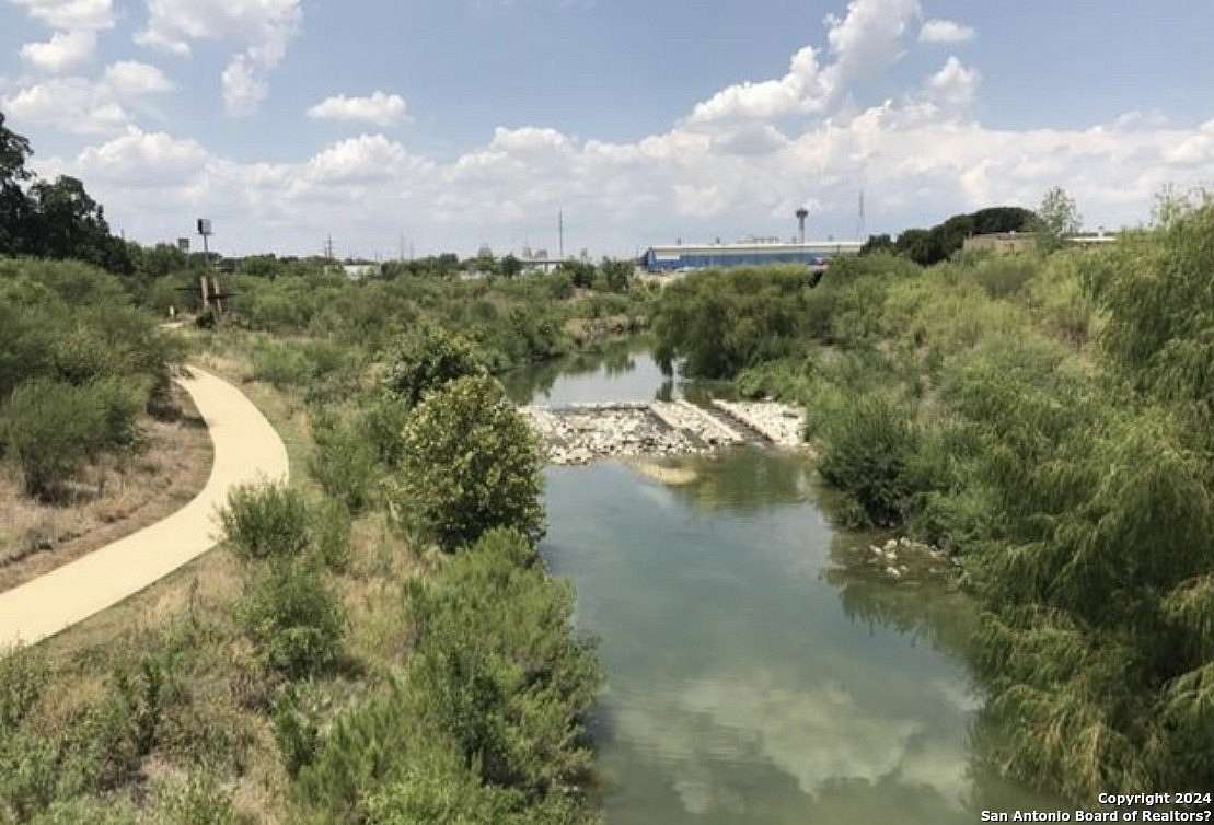 1.15 Acres of Commercial Land for Sale in San Antonio, Texas