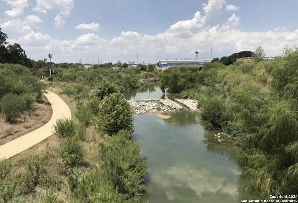 1.15 Acres of Commercial Land for Sale in San Antonio, Texas