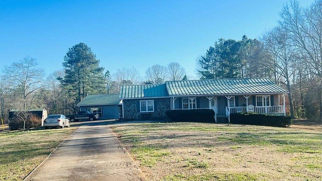 8.5 Acres of Residential Land with Home for Sale in Bowdon, Georgia