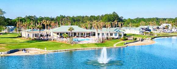 Waterside Clubhouse fountain