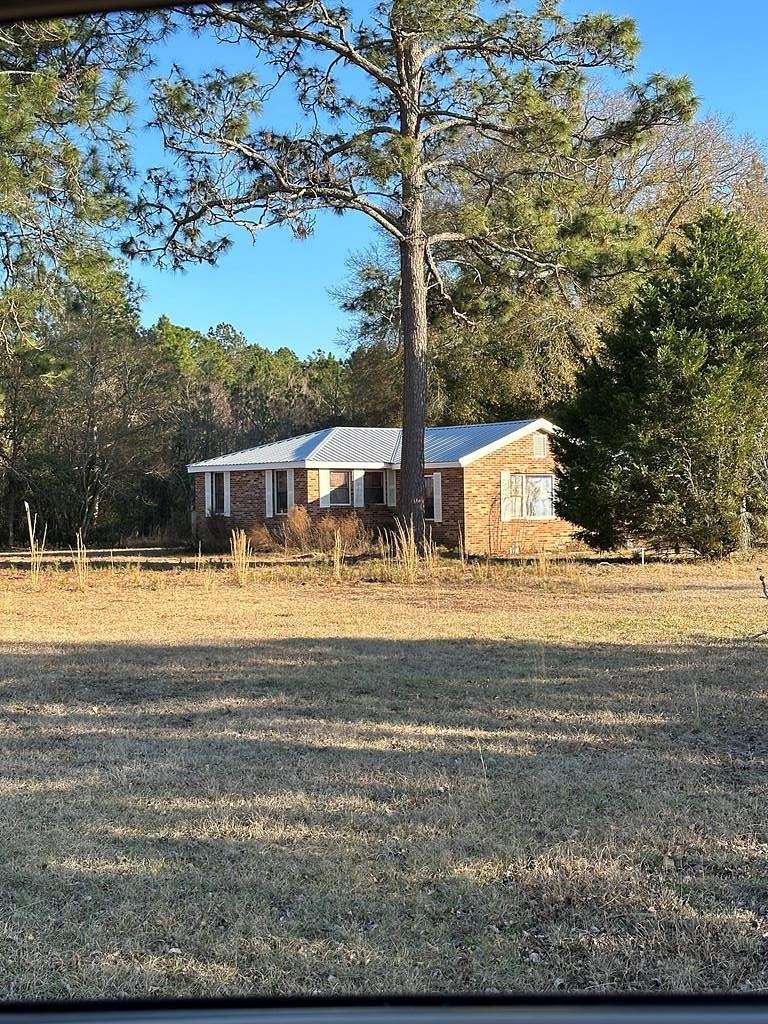 6.7 Acres of Residential Land with Home for Sale in West Green, Georgia