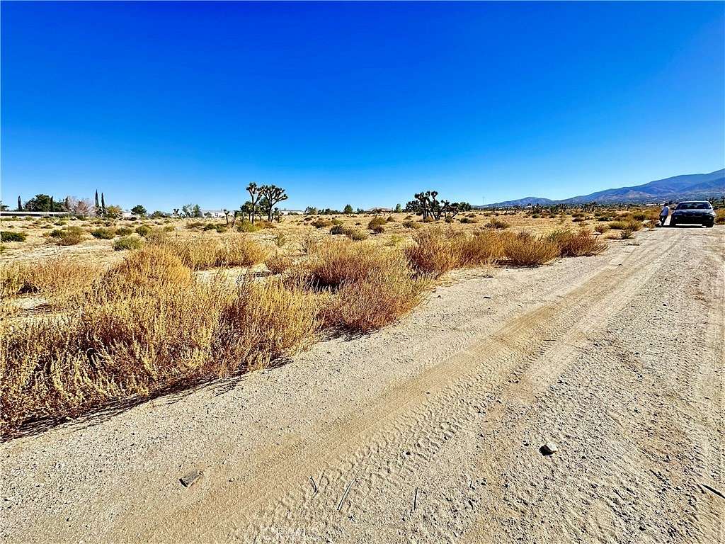 2.29 Acres of Commercial Land for Sale in Piñon Hills, California