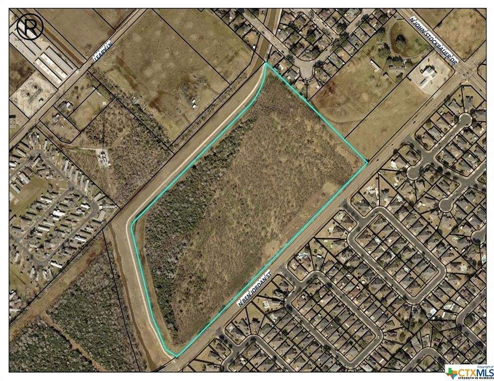 32.4 Acres of Mixed-Use Land for Sale in Victoria, Texas