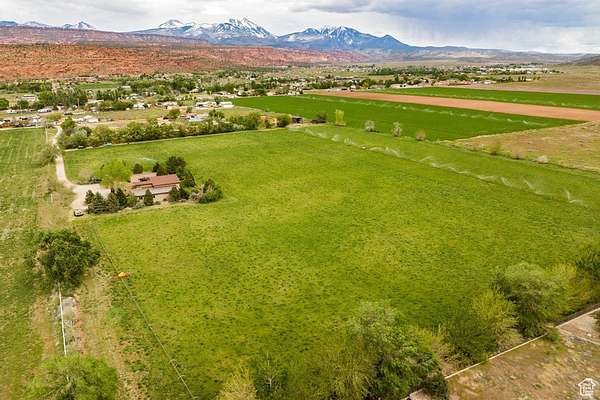 15.6 Acres of Land with Home for Sale in Moab, Utah