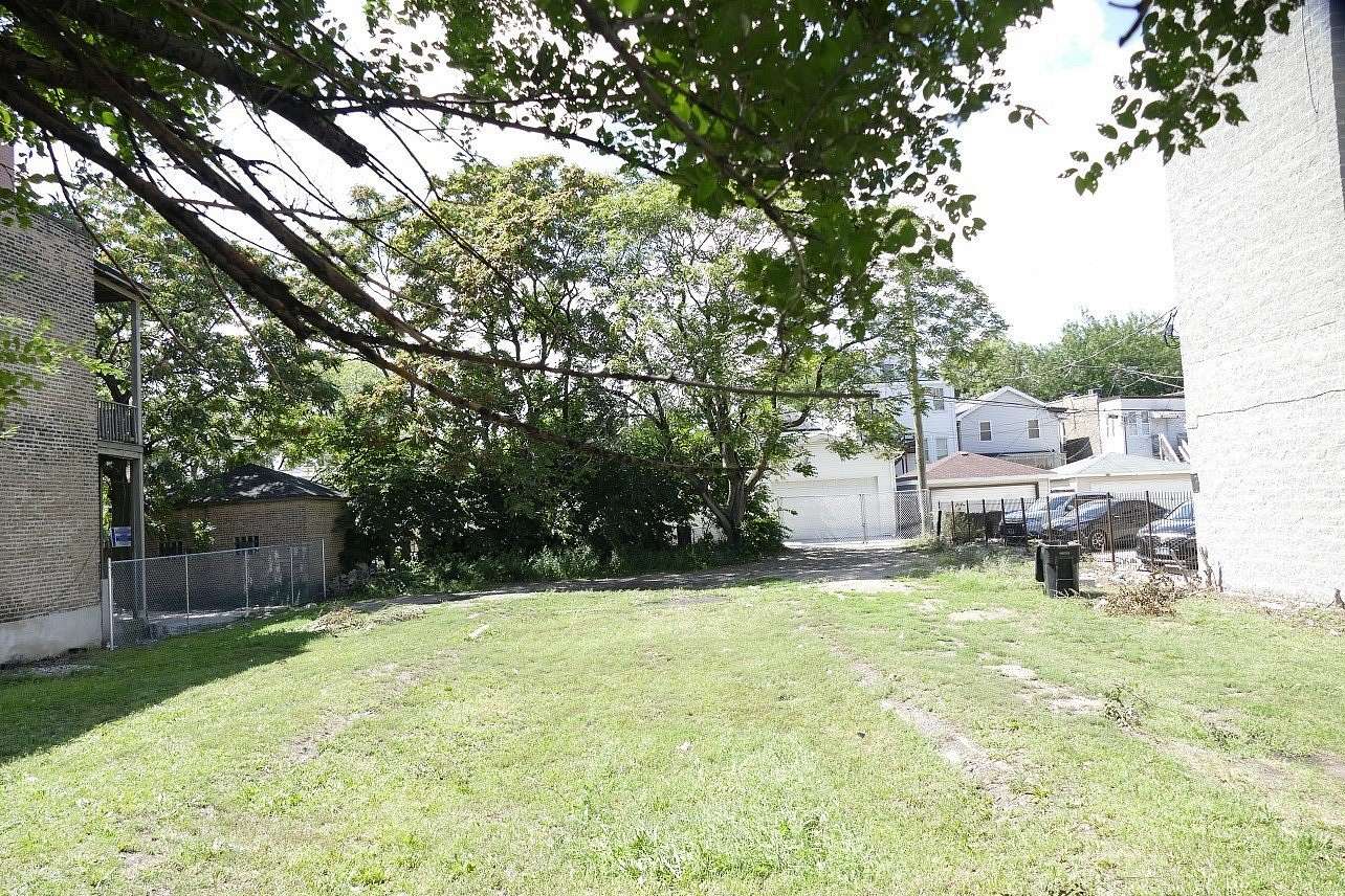 0.21 Acres of Commercial Land for Sale in Chicago, Illinois