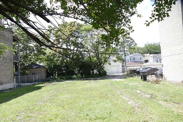 0.21 Acres of Commercial Land for Sale in Chicago, Illinois