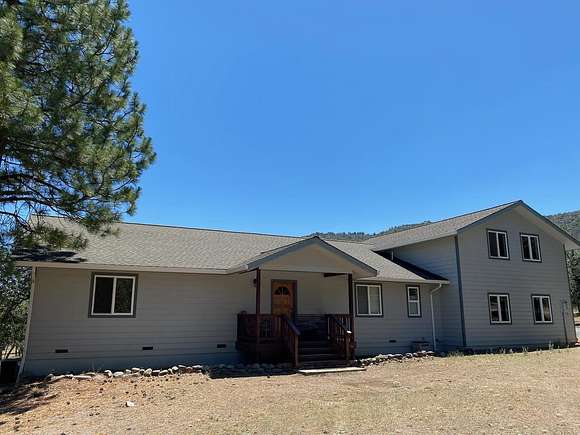 10.2 Acres of Land with Home for Sale in Yreka, California