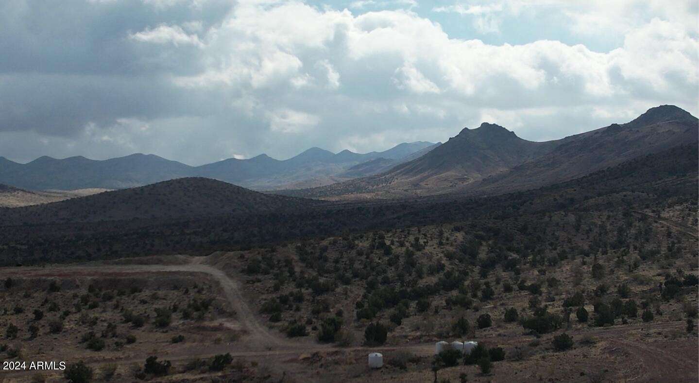 346 Acres of Land for Sale in Golden Valley, Arizona