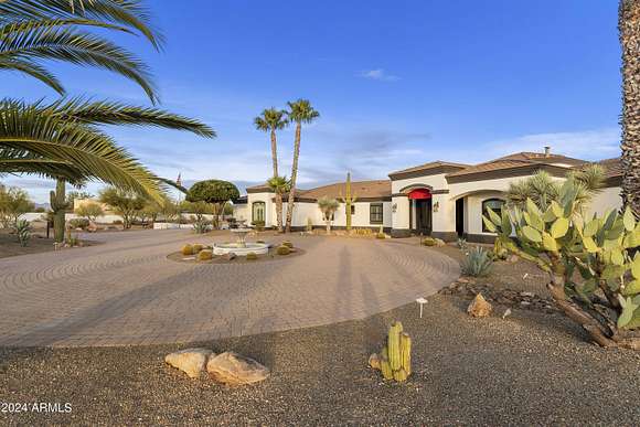 2.5 Acres of Residential Land with Home for Sale in Scottsdale, Arizona
