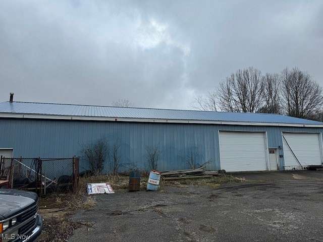 3.9 Acres of Improved Commercial Land for Sale in Warren, Ohio