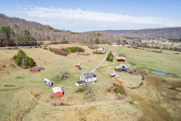 147 Acres of Land with Home for Sale in Sparta, Tennessee