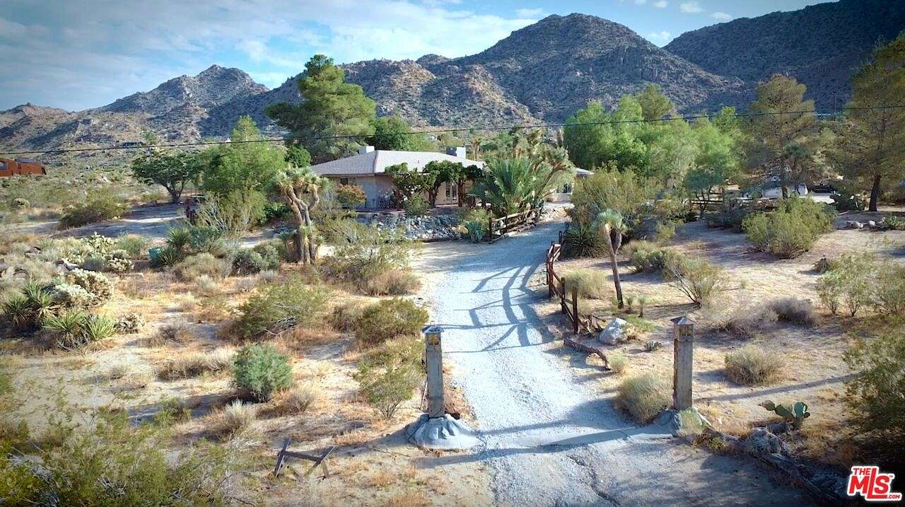 2.5 Acres of Residential Land with Home for Sale in Joshua Tree, California