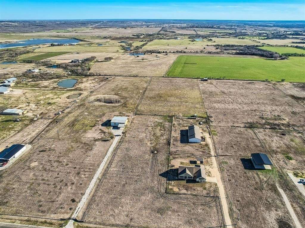 2 Acres of Land for Sale in Venus, Texas