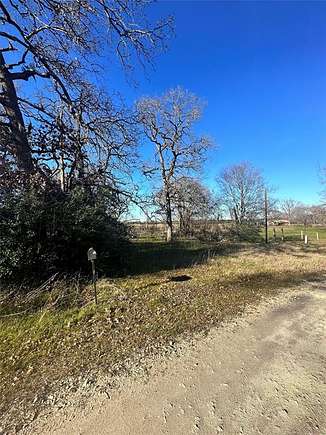 1 Acre of Land for Sale in Leona, Texas