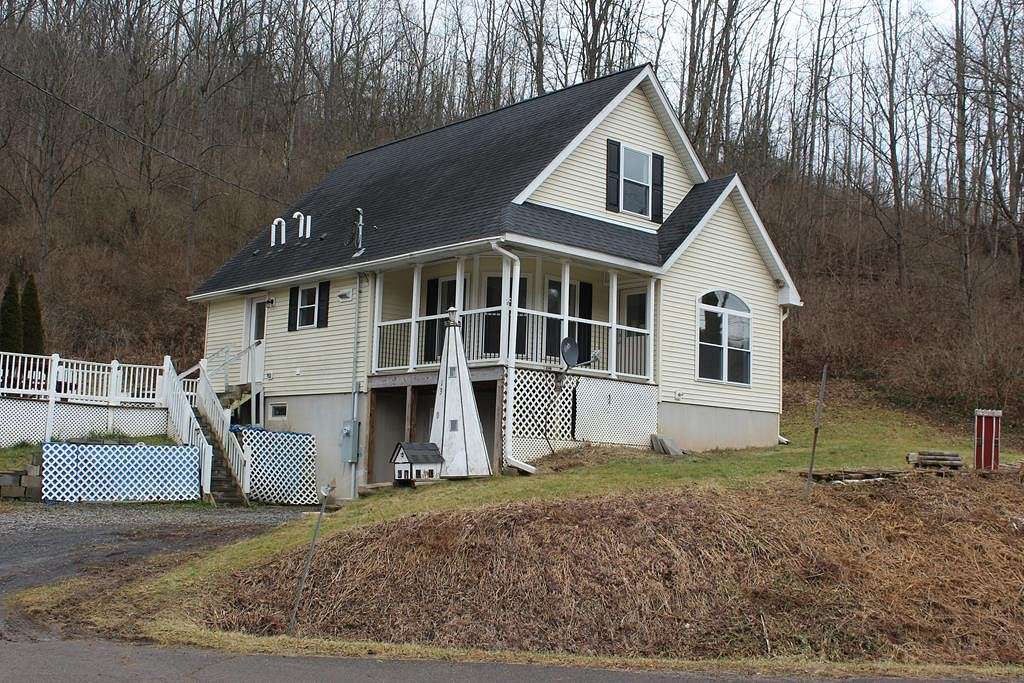 2.5 Acres of Residential Land with Home for Sale in Millport, New York