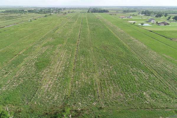 88 Acres of Land for Sale in Raceland, Louisiana