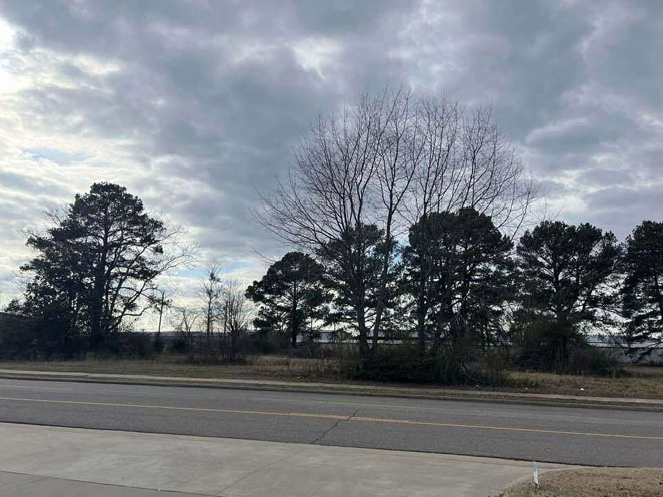 0.9 Acres of Commercial Land for Sale in Russellville, Arkansas