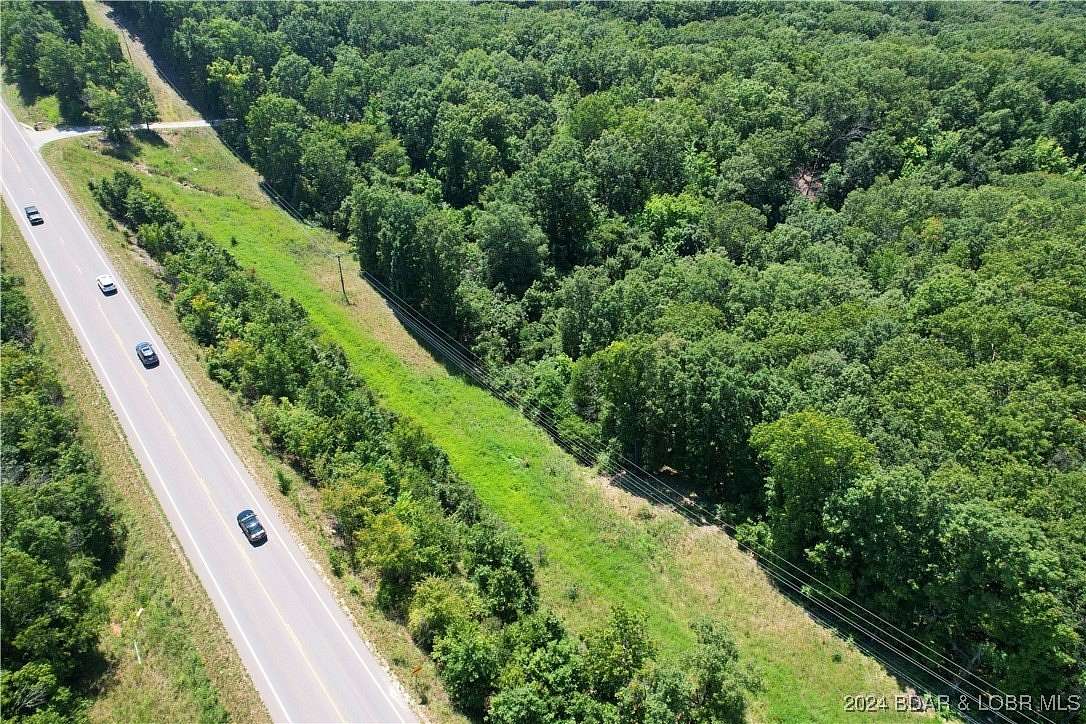 7 Acres of Land for Sale in Sunrise Beach, Missouri