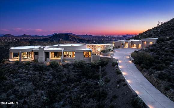 18.1 Acres of Land with Home for Sale in Scottsdale, Arizona