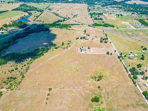 30 Acres of Land for Sale in Corsicana, Texas