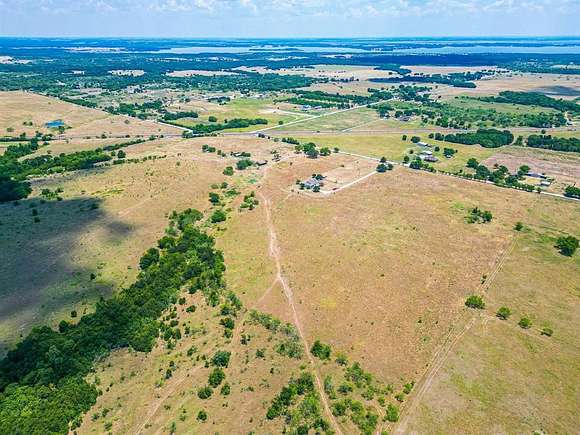 30 Acres of Land for Sale in Corsicana, Texas