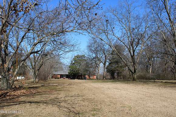 9.02 Acres of Commercial Land for Sale in Olive Branch, Mississippi