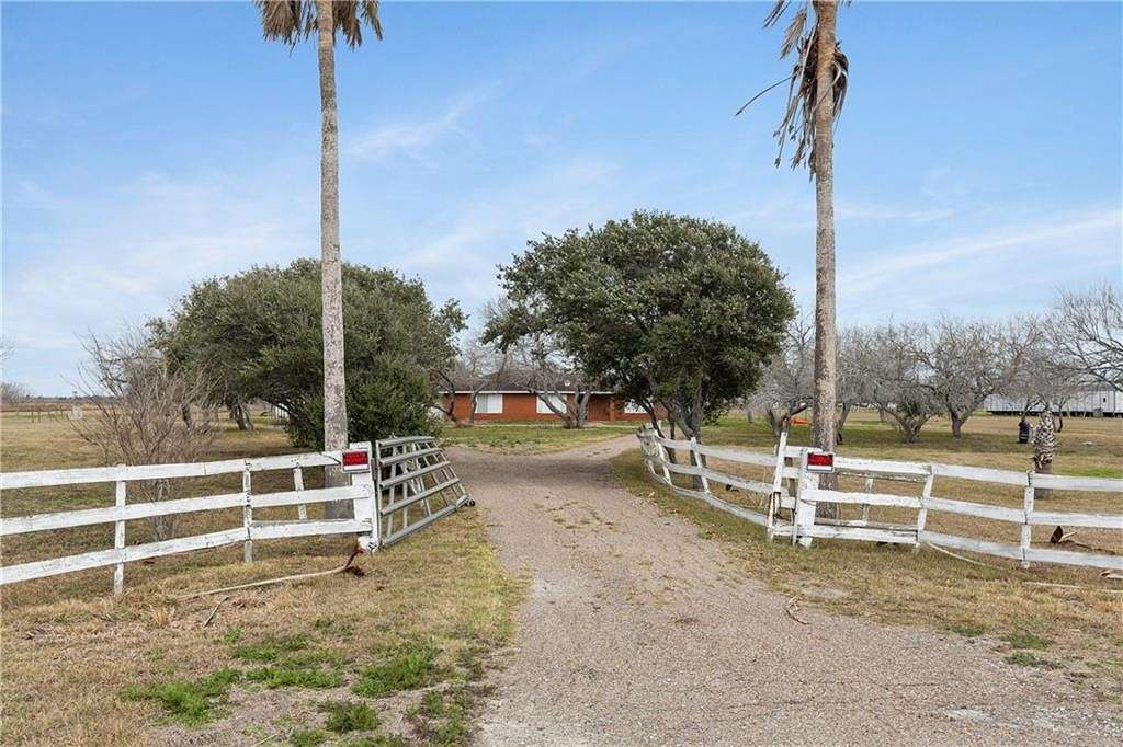 5 Acres of Residential Land with Home for Sale in Robstown, Texas