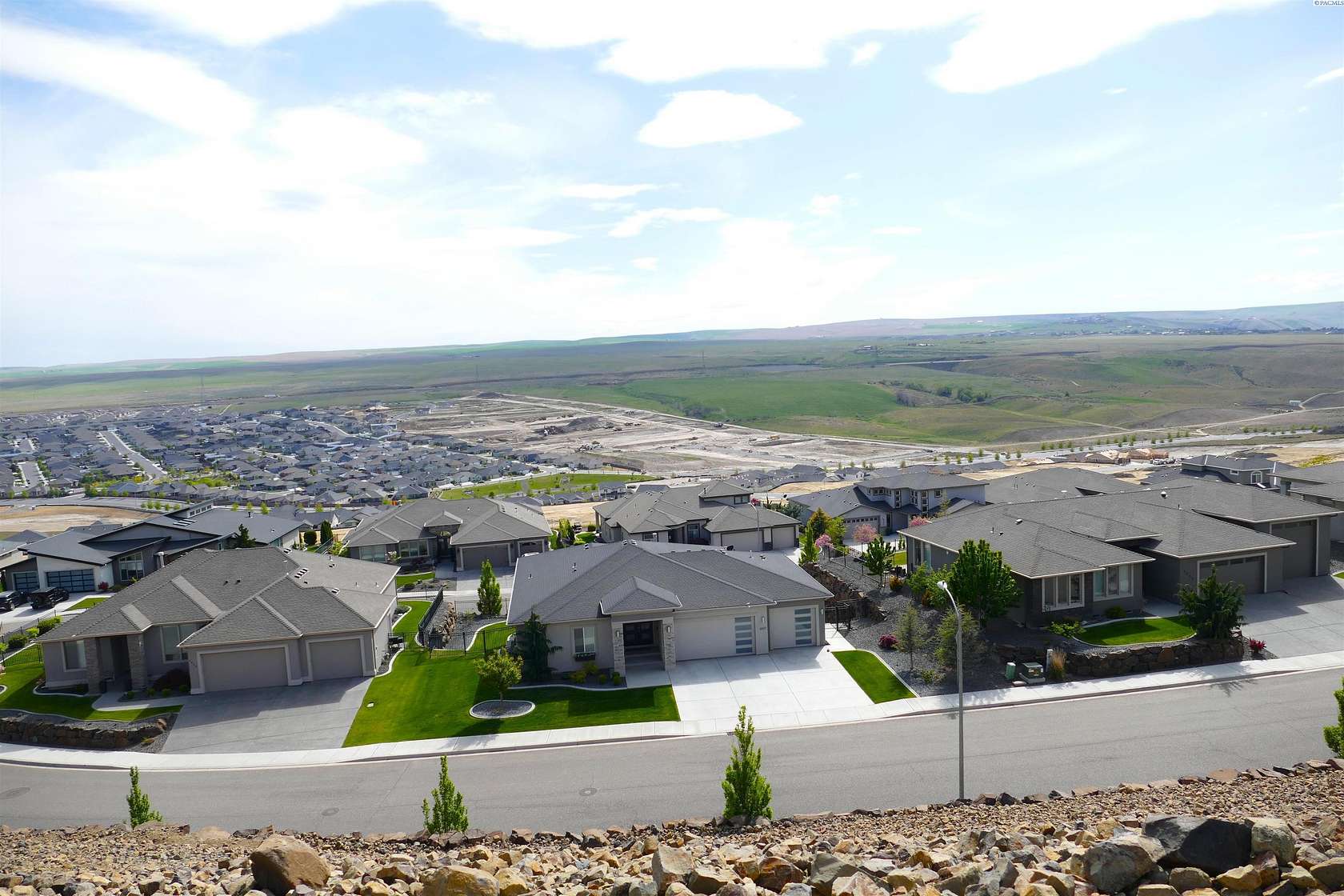 0.32 Acres of Residential Land for Sale in Kennewick, Washington