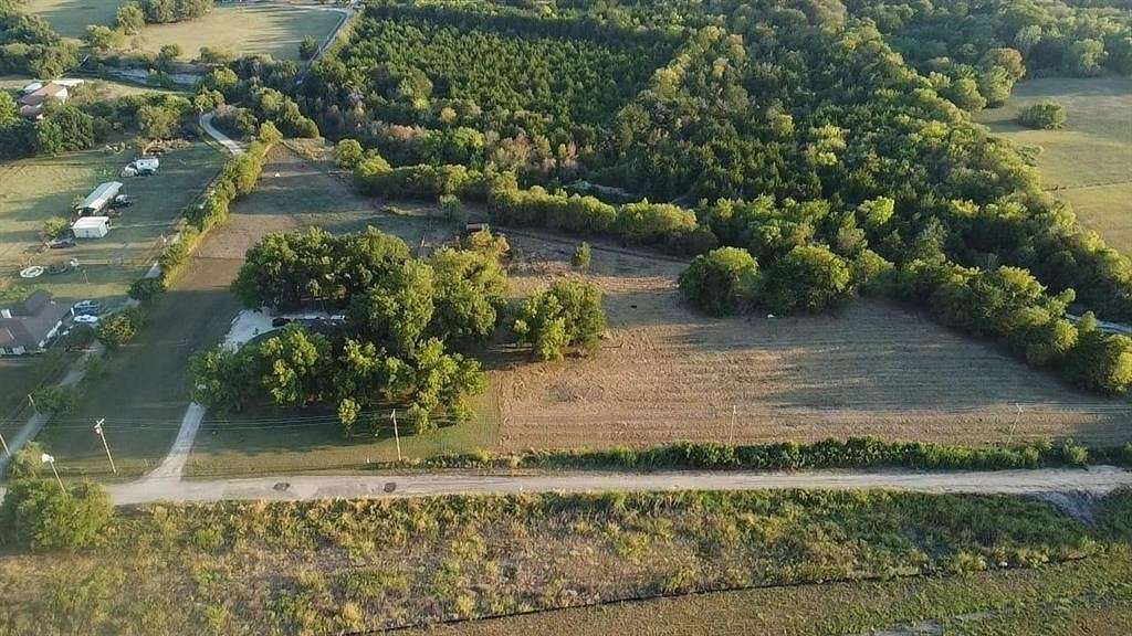 5.3 Acres of Residential Land with Home for Sale in Lancaster, Texas
