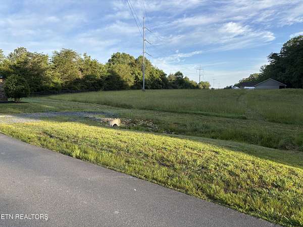 4.64 Acres of Land for Sale in Dandridge, Tennessee