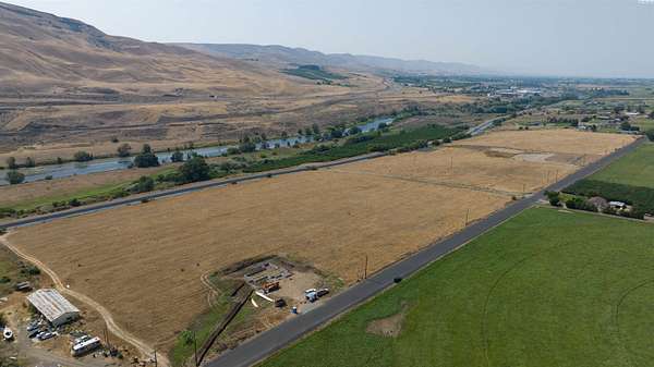 5 Acres of Residential Land for Sale in Prosser, Washington