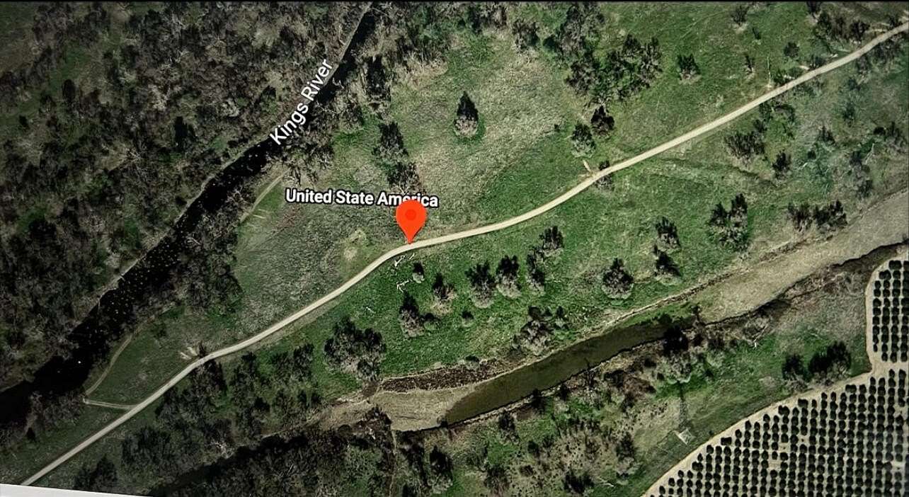 3 Acres of Commercial Land for Sale in Wasco, California