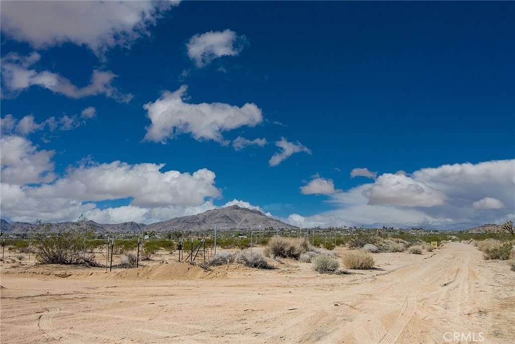 2.507 Acres of Residential Land for Sale in Joshua Tree, California