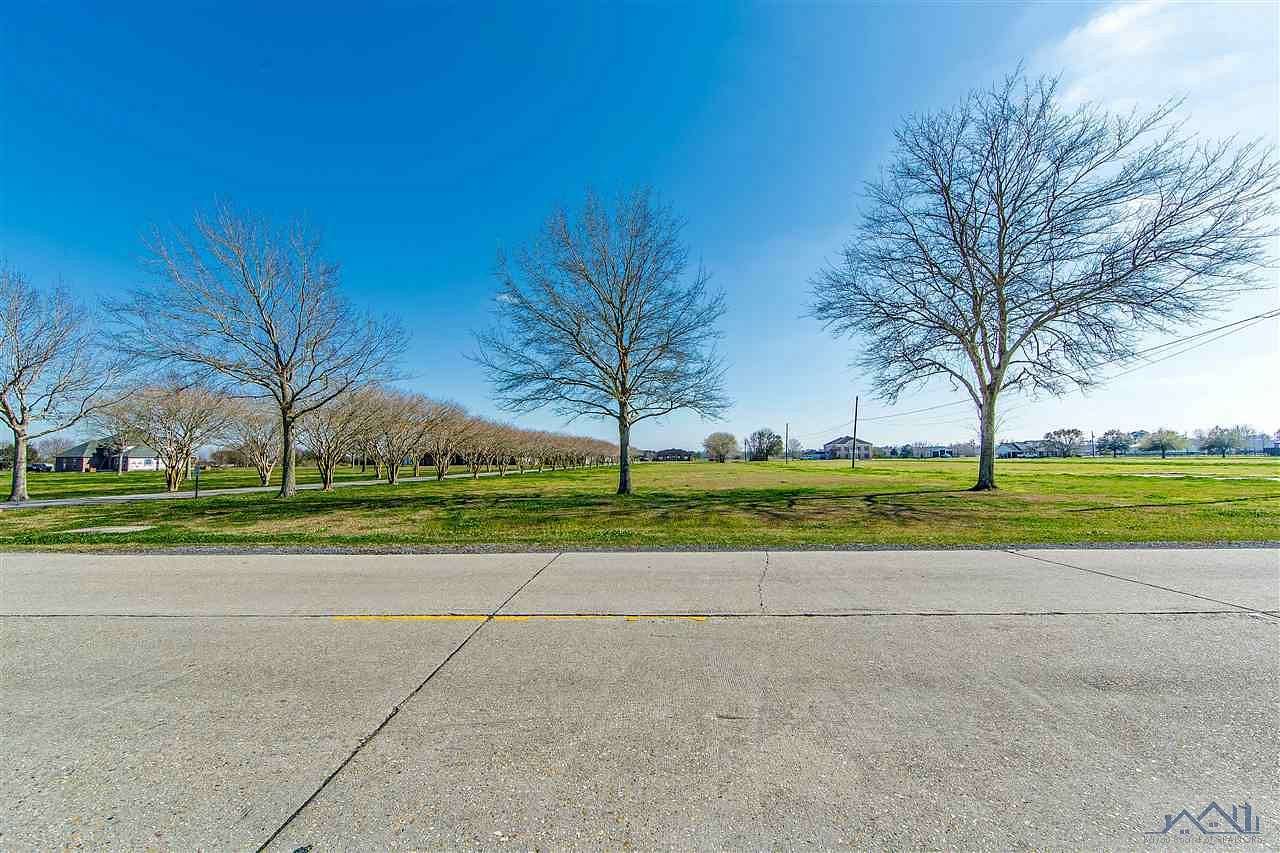 0.75 Acres of Residential Land for Sale in Houma, Louisiana