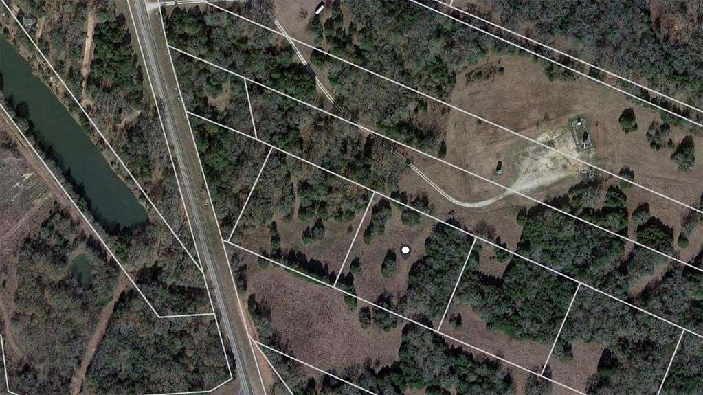 2.1 Acres of Residential Land for Sale in Fairfield, Texas