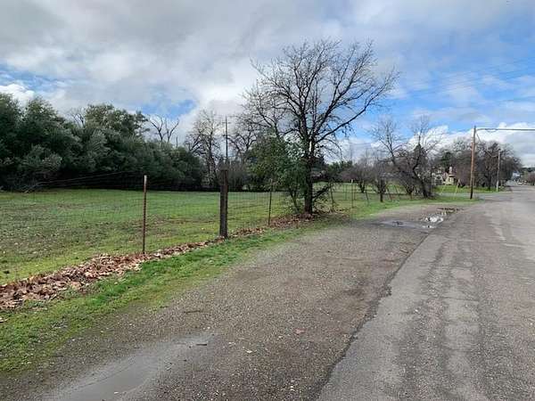 2.58 Acres of Mixed-Use Land for Sale in Red Bluff, California