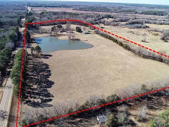 31 Acres of Land with Home for Sale in Sardis, Mississippi