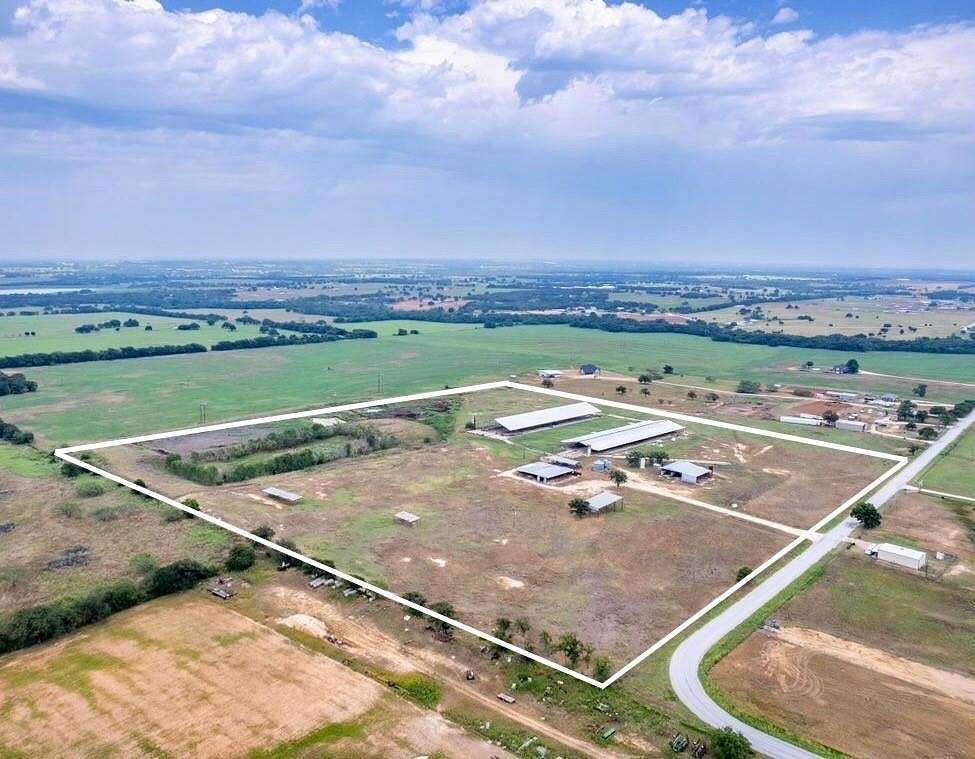 35.36 Acres of Improved Agricultural Land for Sale in Stephenville, Texas