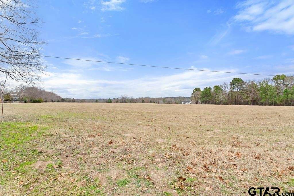 17.7 Acres of Land for Sale in Lindale, Texas