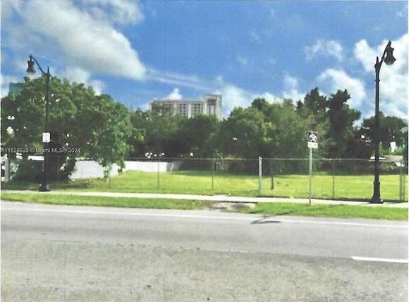 0.86 Acres of Land for Sale in Miami, Florida