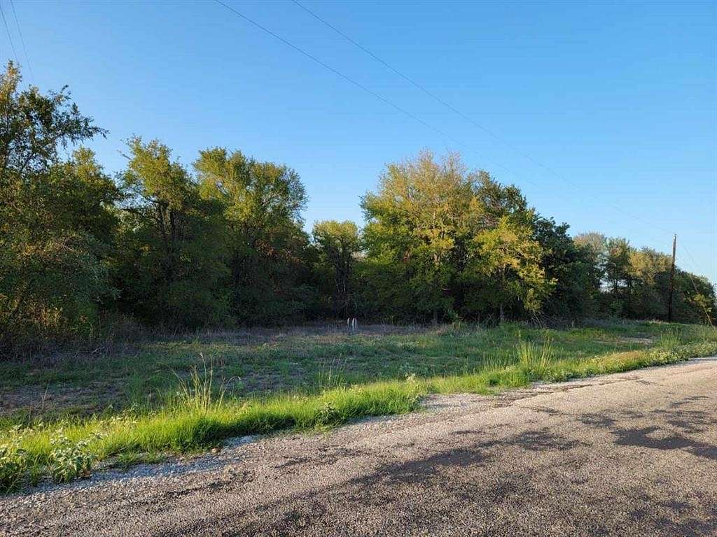 11 Acres of Land for Sale in Boyd, Texas
